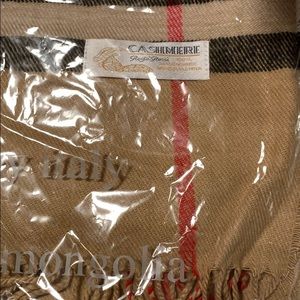 Luxurious Cashmere scarf camel black and red in colour